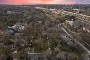 2004 Griswold Ln, Austin, TX 78703 - Photo 2