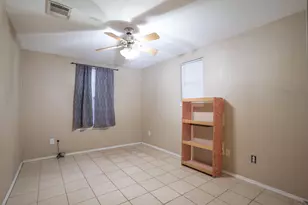 207 Harris St, Elgin, TX 78621 - Photo 14