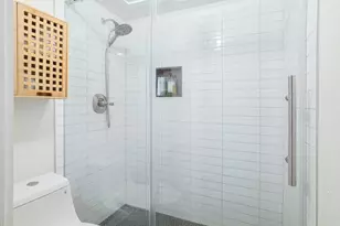 1818 S Lakeshore Blvd, Austin, TX 78741 - Photo 14
