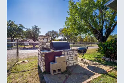 301 E Castlebriar Drive, Marble Falls, TX 78654 - Photo 10