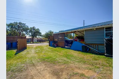 301 E Castlebriar Drive, Marble Falls, TX 78654 - Photo 12