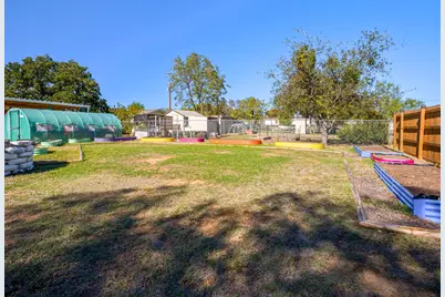 301 E Castlebriar Drive, Marble Falls, TX 78654 - Photo 4