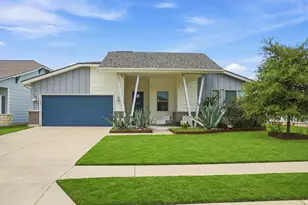 112 Dax Dr, Liberty Hill, TX 78642 - Photo 2
