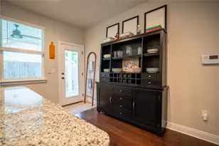 1215 Davis St, Taylor, TX 76574 - Photo 12