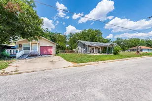 1507 Cummings St, Luling, TX 78648 - Photo 2