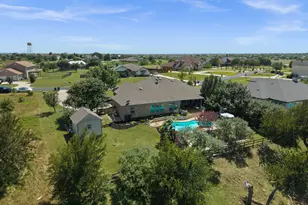 133 Sentry Point, Hutto, TX 78634 - Photo 4
