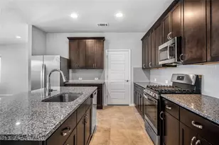 311 Chesterfield Dr, Kyle, TX 78640 - Photo 2