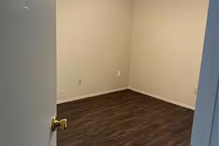 6910 S 1st St, Austin, TX 78745 - Photo 10