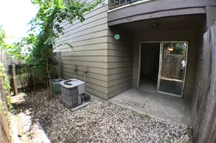 630 Maiden Ln Ln, Austin, TX 78705 - Photo 10