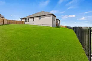 101 Uphill Dr, Liberty Hill, TX 78642 - Photo 34