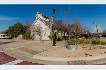 208 Farley Street, Hutto, TX 78634 - Photo 36