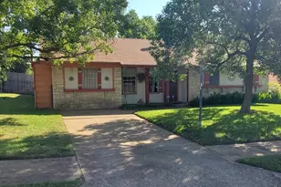 1806 Cherry Orchard Dr, Austin, TX 78745 - Photo 2