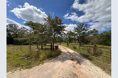380 Woodlands Drive, Bastrop, TX 78602 - Photo 2
