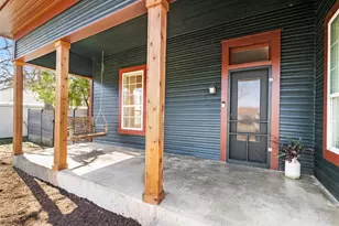 518 N Ave F, Elgin, TX 78621 - Photo 40