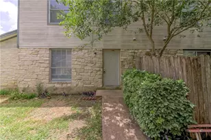 2211 Creekside Ln, Georgetown, TX 78626 - Photo 2