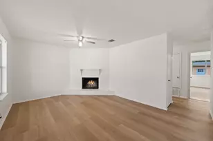 905 Fieldwood Dr, Austin, TX 78758 - Photo 2
