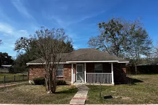 833 E Camp St, La Grange, TX 78945 - Photo 1