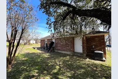 833 E Camp Street, La Grange, TX 78945 - Photo 14