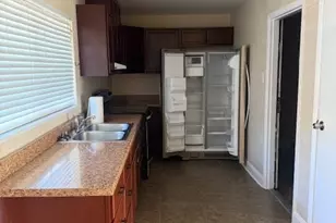 830 Ross Cir, Lockhart, TX 78644 - Photo 4