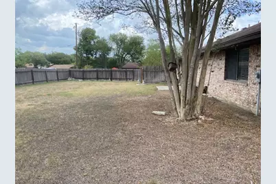 830 Ross Circle, Lockhart, TX 78644 - Photo 18