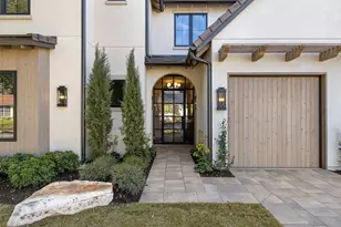 2705 Warren St, Austin, TX 78703 - Photo 2