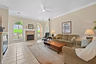 12909 Majestic Oaks Dr, Austin, TX 78732 - Photo 10