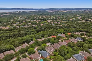 12909 Majestic Oaks Dr, Austin, TX 78732 - Photo 34