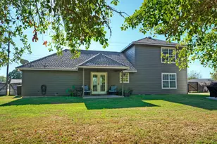 1265 E Independence St, Giddings, TX 78942 - Photo 30