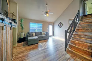 1265 E Independence St, Giddings, TX 78942 - Photo 6