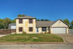 1265 E Independence St, Giddings, TX 78942 - Photo 1