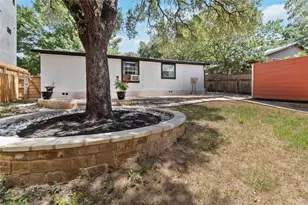 1002 Walter St, Austin, TX 78702 - Photo 24