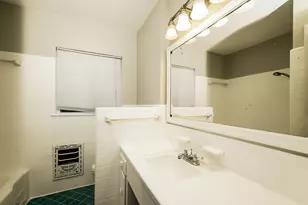 2910 Hampton Rd, Austin, TX 78705 - Photo 20
