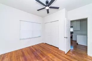 930 W Ridgewood Ct, San Antonio, TX 78201 - Photo 12