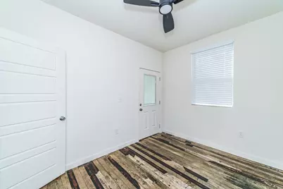 930 W Ridgewood Court, San Antonio, TX 78201 - Photo 18