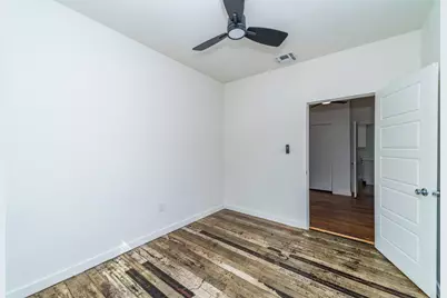 930 W Ridgewood Court, San Antonio, TX 78201 - Photo 16