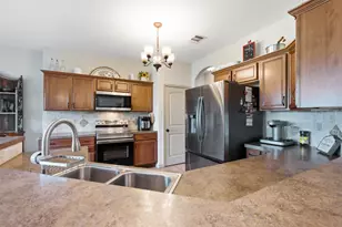 104 Cowal Dr N, Briarcliff, TX 78669 - Photo 10