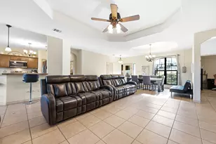 104 Cowal Dr N, Briarcliff, TX 78669 - Photo 8