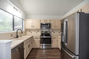 11513 Juniper Ridge Dr, Austin, TX 78759 - Photo 6