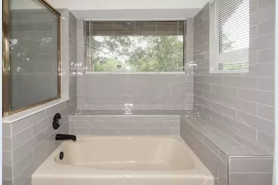 11513 Juniper Ridge Drive, Austin, TX 78759 - Photo 22