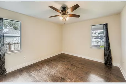 304 S Main Street, Elgin, TX 78621 - Photo 20