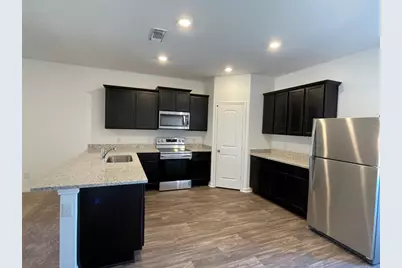 112 Dupont Pass, Jarrell, TX 76537 - Photo 6