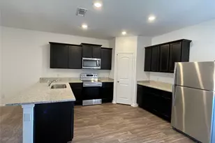 112 Dupont Pass, Jarrell, TX 76537 - Photo 6