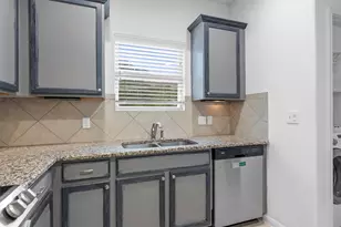 5416 Juniper Jct Ln, Austin, TX 78744 - Photo 10