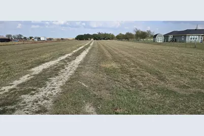 201 930 Par, Taylor, TX 76574 - Photo 1
