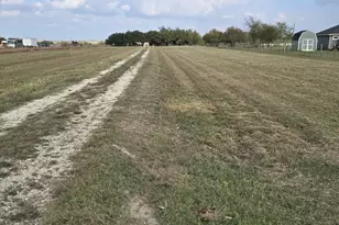 201 930 Par, Taylor, TX 76574 - Photo 1