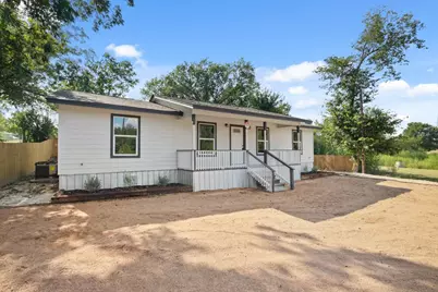 713 Burkett Street, Taylor, TX 76574 - Photo 2