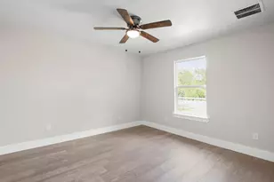 713 Burkett St, Taylor, TX 76574 - Photo 22
