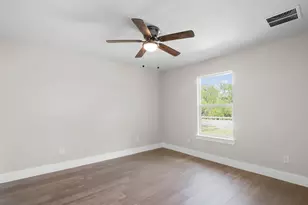 713 Burkett St, Taylor, TX 76574 - Photo 12