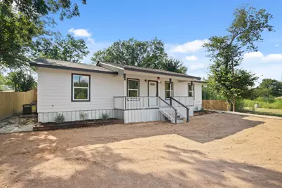 713 Burkett Street, Taylor, TX 76574 - Photo 2