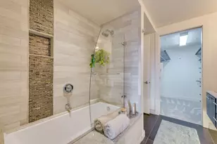 210 Lee Barton Dr, Austin, TX 78704 - Photo 16